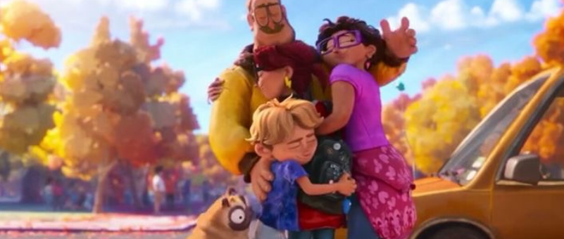 Cena da animação Família Mitchel e a Revolta das Máquinas, com os membros da família se abraçando ao lado do carro